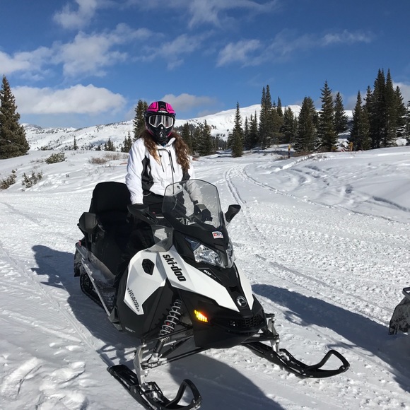 Meet your Posher, Tara - Picture 2 of 2